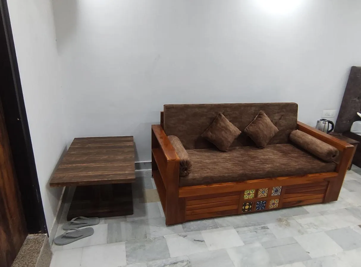 Bed & Breakfast Shanti Residency New Delhi